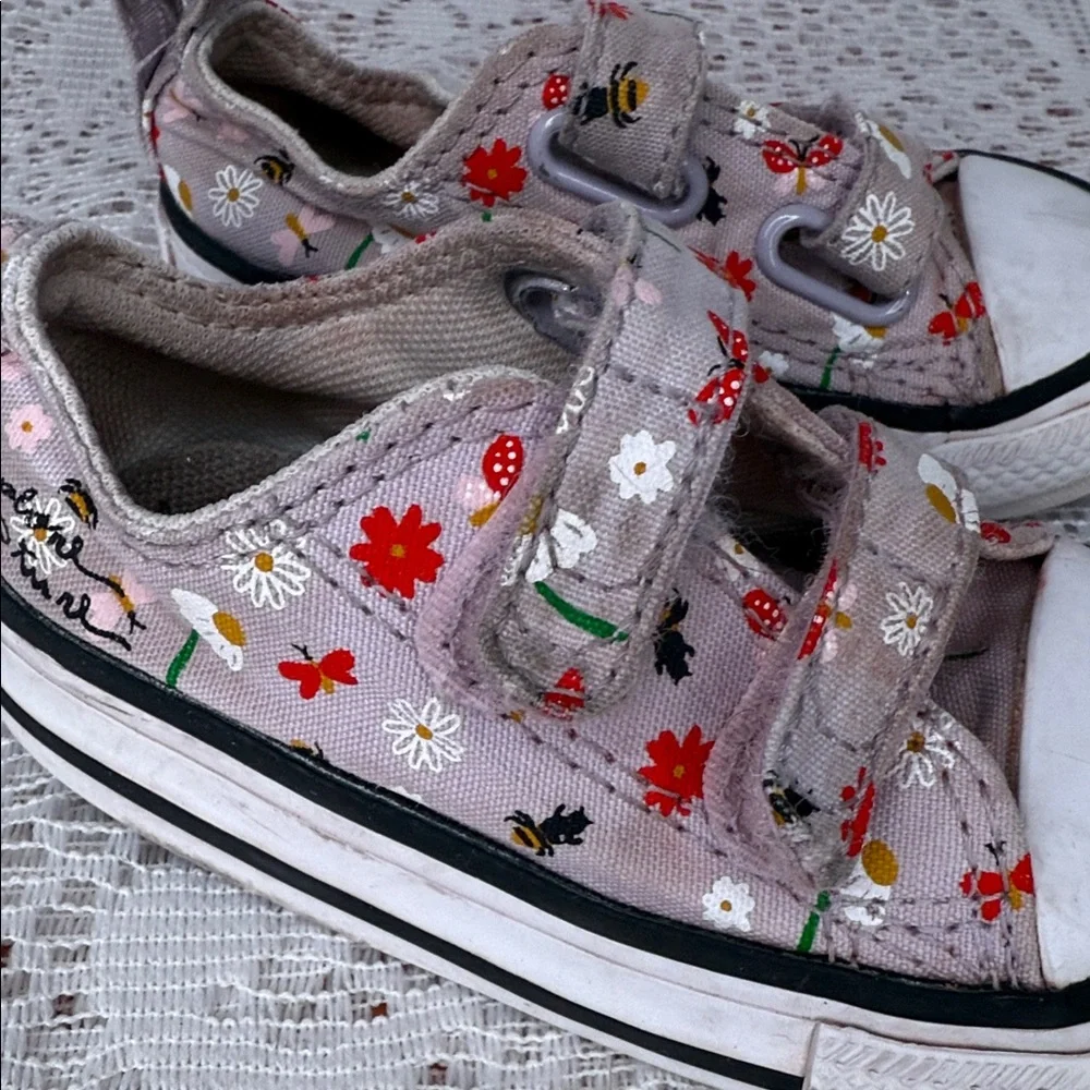 NWOT Converse infant explore nature strap All Star super cute for holidays 4